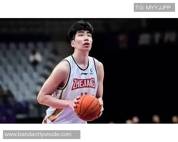 国家队中锋位置人手充足余嘉豪请假勇敢追梦值得支持