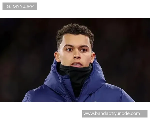 水晶宫即将以3500万签下布伦南约翰逊注册时间紧迫引发关注